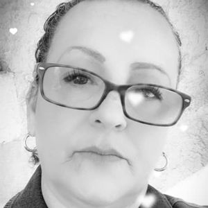 Meet your Posher, Esther